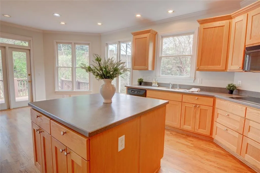 305 Hunting View Court, Sandy Springs, Georgia 30328, 4 Bedrooms Bedrooms, ,4 BathroomsBathrooms,Residential,Sold,305 Hunting View Court,7195680