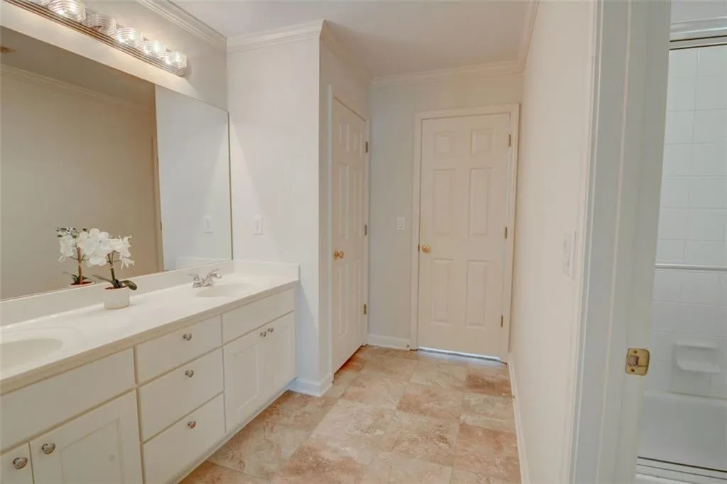 305 Hunting View Court, Sandy Springs, Georgia 30328, 4 Bedrooms Bedrooms, ,4 BathroomsBathrooms,Residential,Sold,305 Hunting View Court,7195680