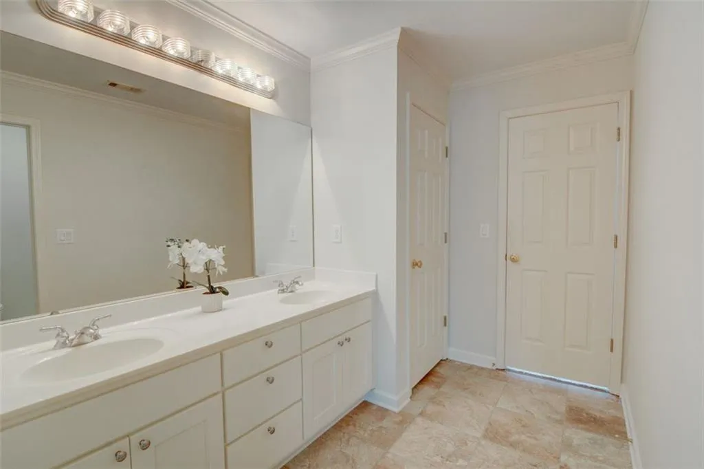 305 Hunting View Court, Sandy Springs, Georgia 30328, 4 Bedrooms Bedrooms, ,4 BathroomsBathrooms,Residential,Sold,305 Hunting View Court,7195680