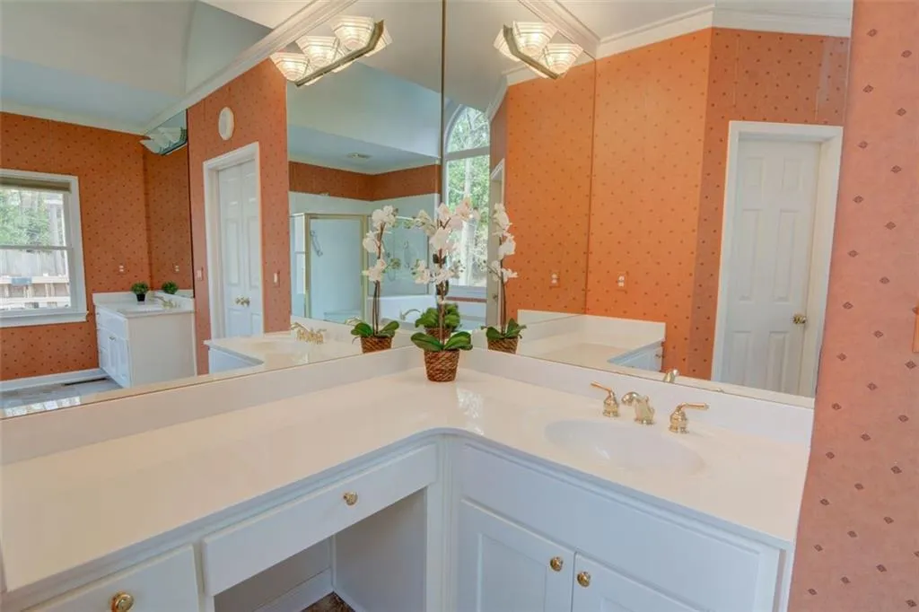 305 Hunting View Court, Sandy Springs, Georgia 30328, 4 Bedrooms Bedrooms, ,4 BathroomsBathrooms,Residential,Sold,305 Hunting View Court,7195680