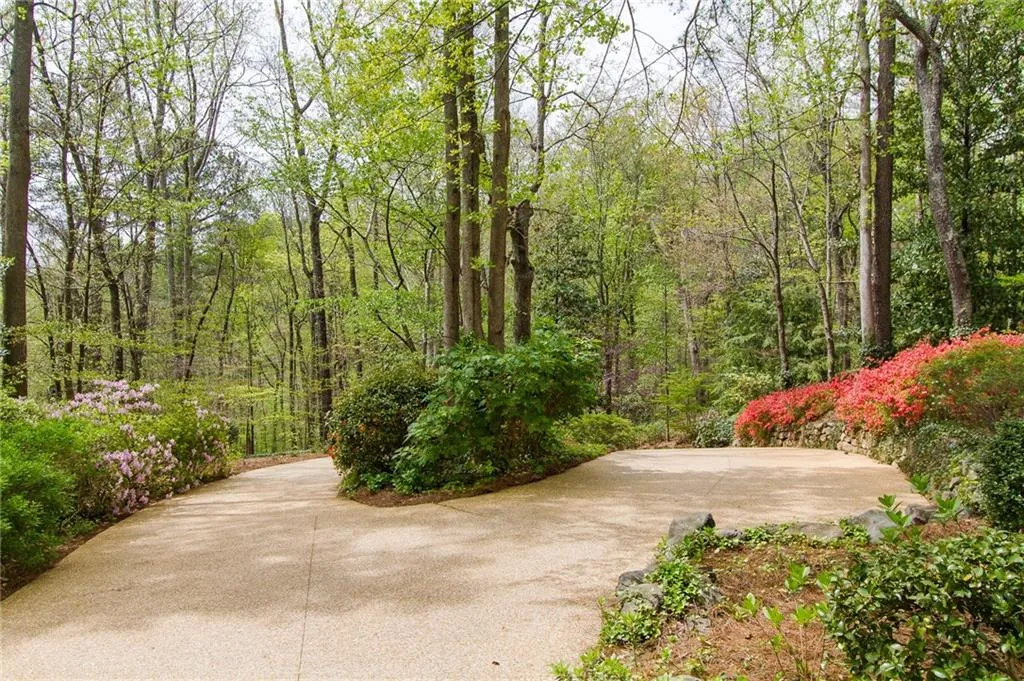 5251 Powers Ferry Road Nw, Atlanta, Georgia 30327, 4 Bedrooms Bedrooms, ,3 BathroomsBathrooms,Residential,Sold,5251 Powers Ferry Road Nw,5800704