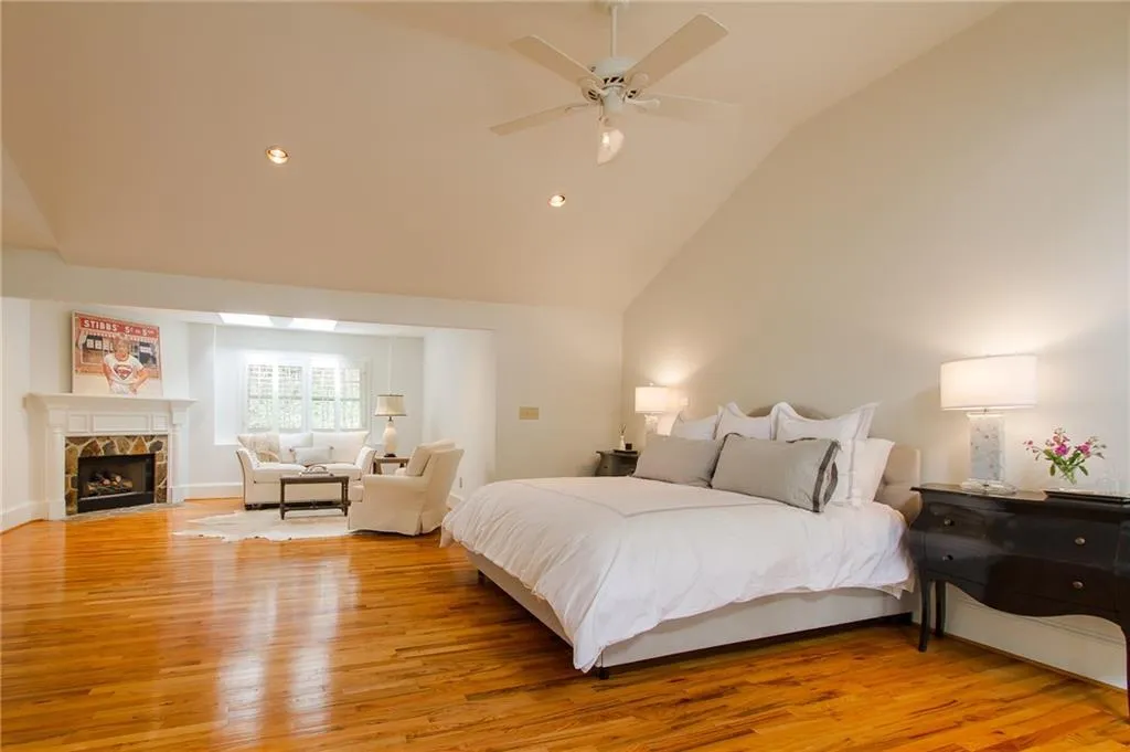 5251 Powers Ferry Road Nw, Atlanta, Georgia 30327, 4 Bedrooms Bedrooms, ,3 BathroomsBathrooms,Residential,Sold,5251 Powers Ferry Road Nw,5800704