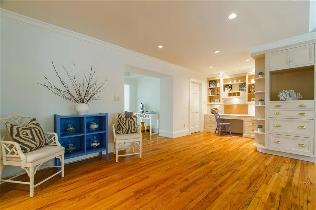 5251 Powers Ferry Road Nw, Atlanta, Georgia 30327, 4 Bedrooms Bedrooms, ,3 BathroomsBathrooms,Residential,Sold,5251 Powers Ferry Road Nw,5800704