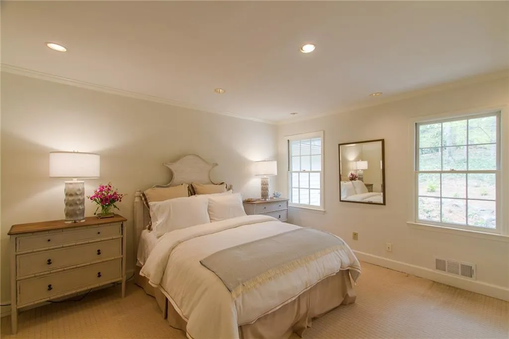 5251 Powers Ferry Road Nw, Atlanta, Georgia 30327, 4 Bedrooms Bedrooms, ,3 BathroomsBathrooms,Residential,Sold,5251 Powers Ferry Road Nw,5800704