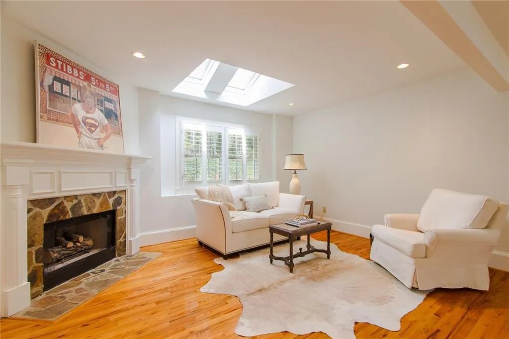 5251 Powers Ferry Road Nw, Atlanta, Georgia 30327, 4 Bedrooms Bedrooms, ,3 BathroomsBathrooms,Residential,Sold,5251 Powers Ferry Road Nw,5800704
