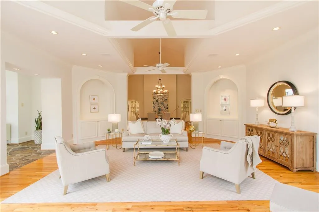 5251 Powers Ferry Road Nw, Atlanta, Georgia 30327, 4 Bedrooms Bedrooms, ,3 BathroomsBathrooms,Residential,Sold,5251 Powers Ferry Road Nw,5800704
