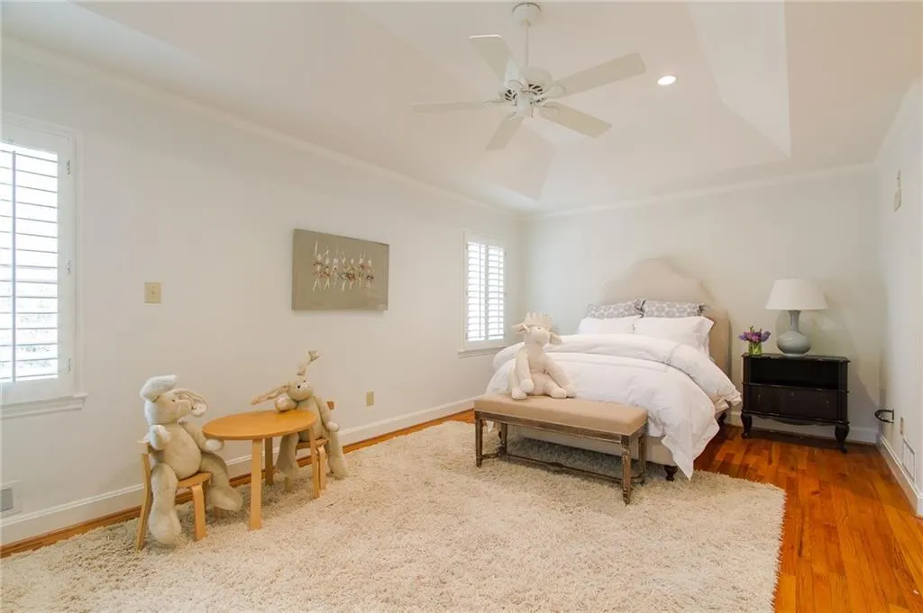 5251 Powers Ferry Road Nw, Atlanta, Georgia 30327, 4 Bedrooms Bedrooms, ,3 BathroomsBathrooms,Residential,Sold,5251 Powers Ferry Road Nw,5800704