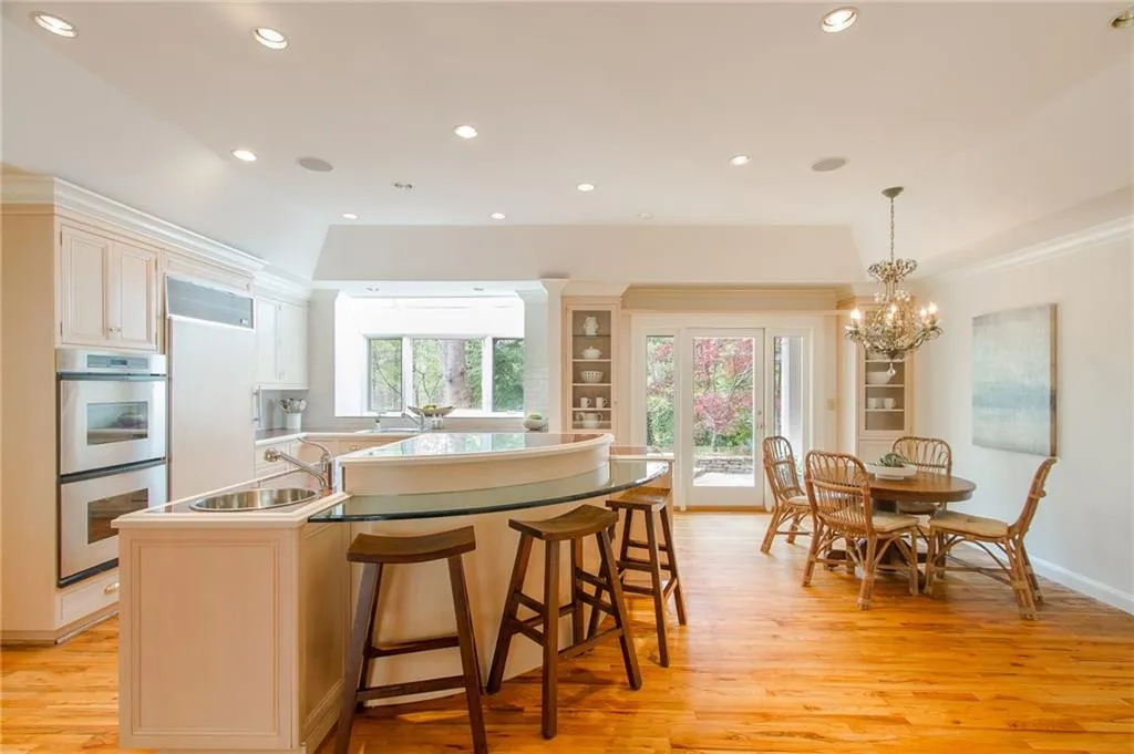 5251 Powers Ferry Road Nw, Atlanta, Georgia 30327, 4 Bedrooms Bedrooms, ,3 BathroomsBathrooms,Residential,Sold,5251 Powers Ferry Road Nw,5800704