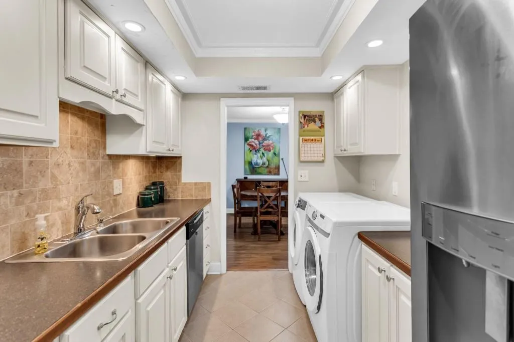 6851 Roswell Road Unit H-30, Sandy Springs, Georgia 30328, 2 Bedrooms Bedrooms, ,2 BathroomsBathrooms,Residential,Sold,6851 Roswell Road Unit H-30,7126744