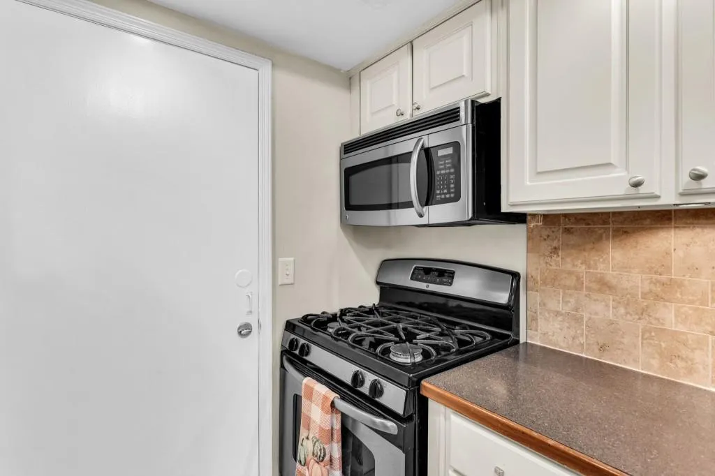 6851 Roswell Road Unit H-30, Sandy Springs, Georgia 30328, 2 Bedrooms Bedrooms, ,2 BathroomsBathrooms,Residential,Sold,6851 Roswell Road Unit H-30,7126744