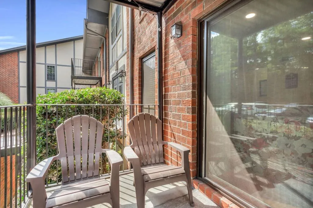 6851 Roswell Road Unit H-30, Sandy Springs, Georgia 30328, 2 Bedrooms Bedrooms, ,2 BathroomsBathrooms,Residential,Sold,6851 Roswell Road Unit H-30,7126744
