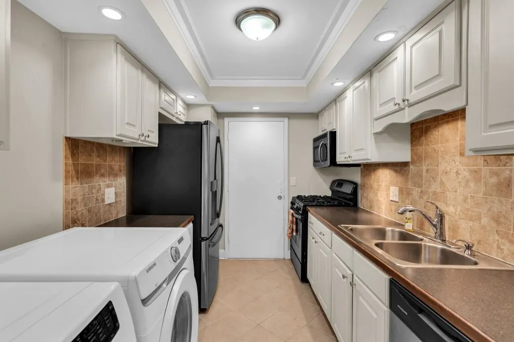 6851 Roswell Road Unit H-30, Sandy Springs, Georgia 30328, 2 Bedrooms Bedrooms, ,2 BathroomsBathrooms,Residential,Sold,6851 Roswell Road Unit H-30,7126744