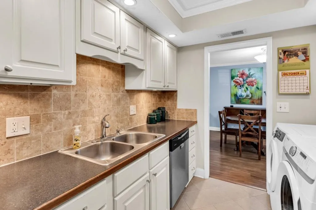 6851 Roswell Road Unit H-30, Sandy Springs, Georgia 30328, 2 Bedrooms Bedrooms, ,2 BathroomsBathrooms,Residential,Sold,6851 Roswell Road Unit H-30,7126744