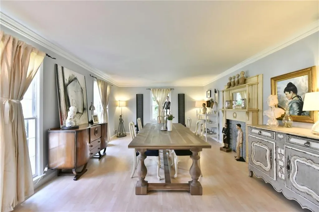 6736 Ridge Mill Lane, Atlanta, Georgia 30328, 4 Bedrooms Bedrooms, ,2 BathroomsBathrooms,Residential,Sold,6736 Ridge Mill Lane,5816276