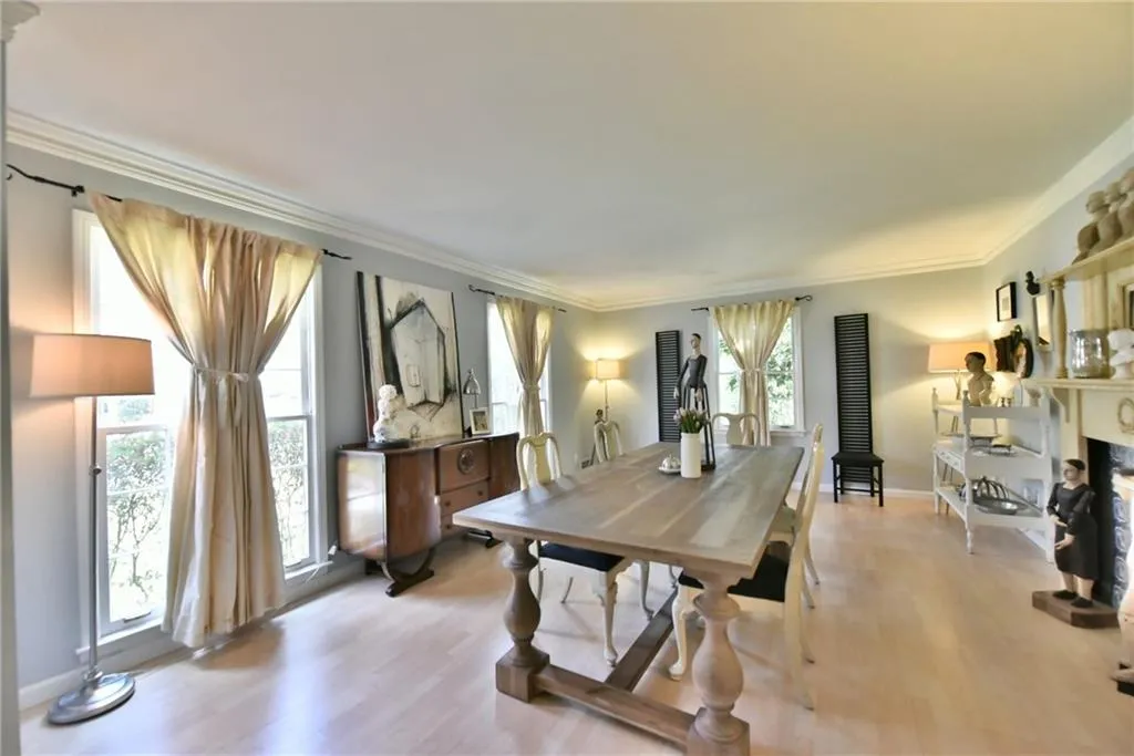 6736 Ridge Mill Lane, Atlanta, Georgia 30328, 4 Bedrooms Bedrooms, ,2 BathroomsBathrooms,Residential,Sold,6736 Ridge Mill Lane,5816276