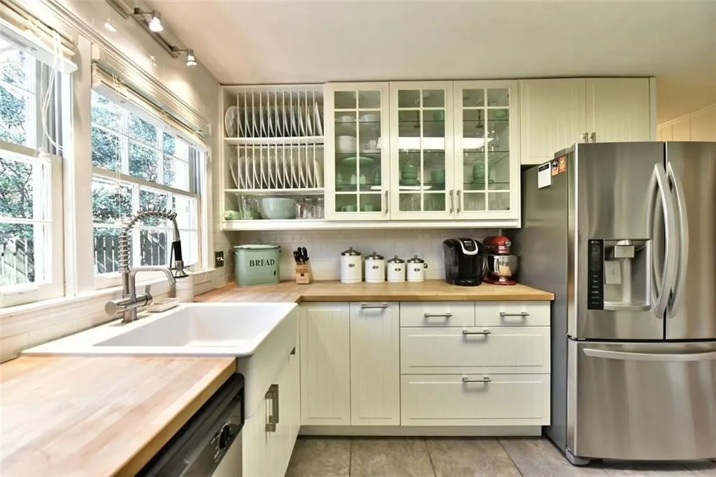 6736 Ridge Mill Lane, Atlanta, Georgia 30328, 4 Bedrooms Bedrooms, ,2 BathroomsBathrooms,Residential,Sold,6736 Ridge Mill Lane,5816276