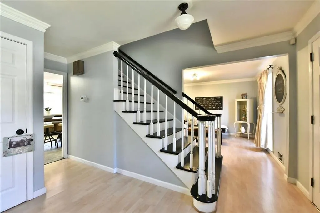 6736 Ridge Mill Lane, Atlanta, Georgia 30328, 4 Bedrooms Bedrooms, ,2 BathroomsBathrooms,Residential,Sold,6736 Ridge Mill Lane,5816276