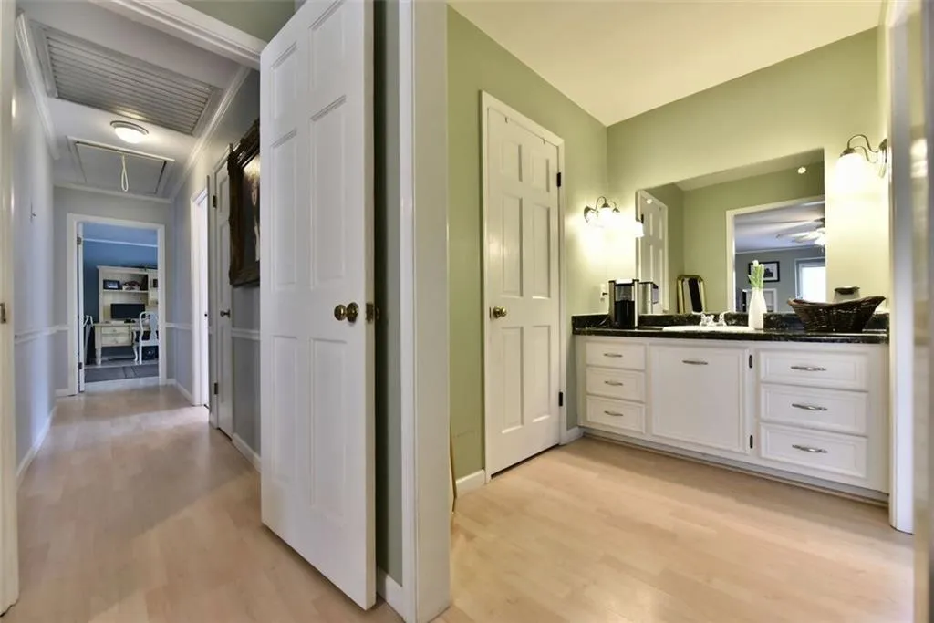 6736 Ridge Mill Lane, Atlanta, Georgia 30328, 4 Bedrooms Bedrooms, ,2 BathroomsBathrooms,Residential,Sold,6736 Ridge Mill Lane,5816276