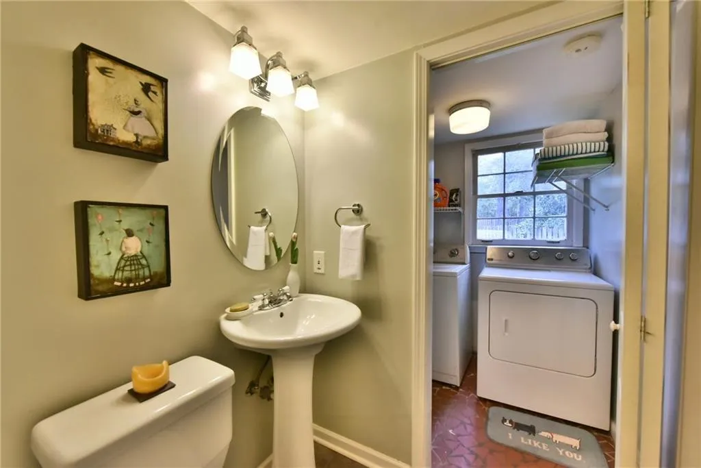 6736 Ridge Mill Lane, Atlanta, Georgia 30328, 4 Bedrooms Bedrooms, ,2 BathroomsBathrooms,Residential,Sold,6736 Ridge Mill Lane,5816276