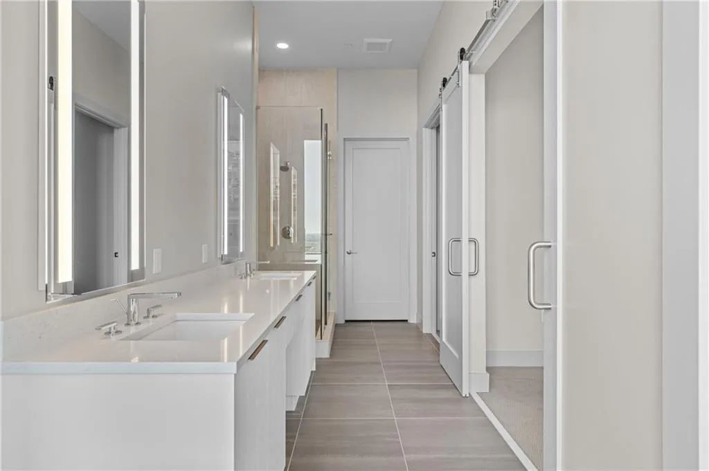 40 12th Street Ne Unit 1901, Atlanta, Georgia 30309, 2 Bedrooms Bedrooms, ,2 BathroomsBathrooms,Residential,For Sale,40 12th Street Ne Unit 1901,7374340