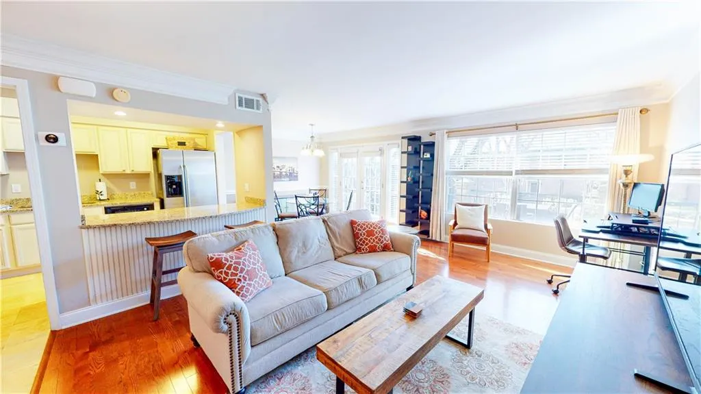 6980 Roswell Road Unit K8, Sandy Springs, Georgia 30328, 2 Bedrooms Bedrooms, ,2 BathroomsBathrooms,Residential,Sold,6980 Roswell Road Unit K8,7021329