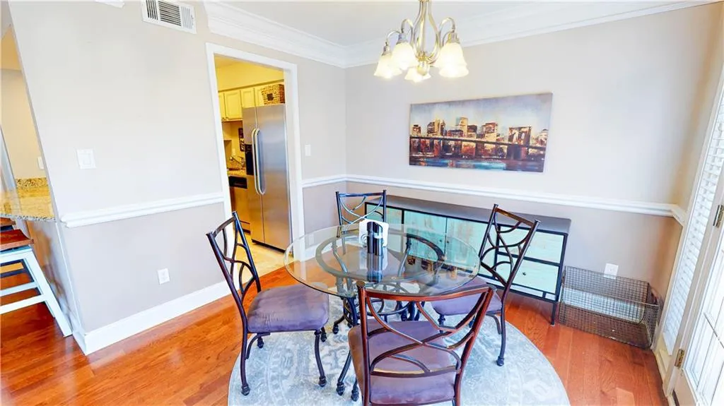 6980 Roswell Road Unit K8, Sandy Springs, Georgia 30328, 2 Bedrooms Bedrooms, ,2 BathroomsBathrooms,Residential,Sold,6980 Roswell Road Unit K8,7021329