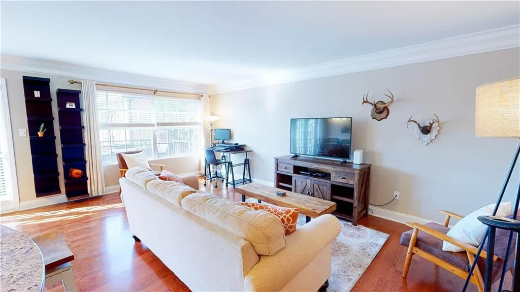 6980 Roswell Road Unit K8, Sandy Springs, Georgia 30328, 2 Bedrooms Bedrooms, ,2 BathroomsBathrooms,Residential,Sold,6980 Roswell Road Unit K8,7021329