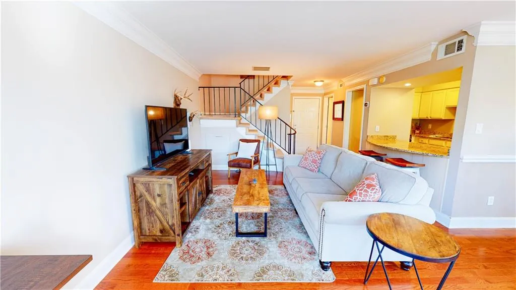 6980 Roswell Road Unit K8, Sandy Springs, Georgia 30328, 2 Bedrooms Bedrooms, ,2 BathroomsBathrooms,Residential,Sold,6980 Roswell Road Unit K8,7021329