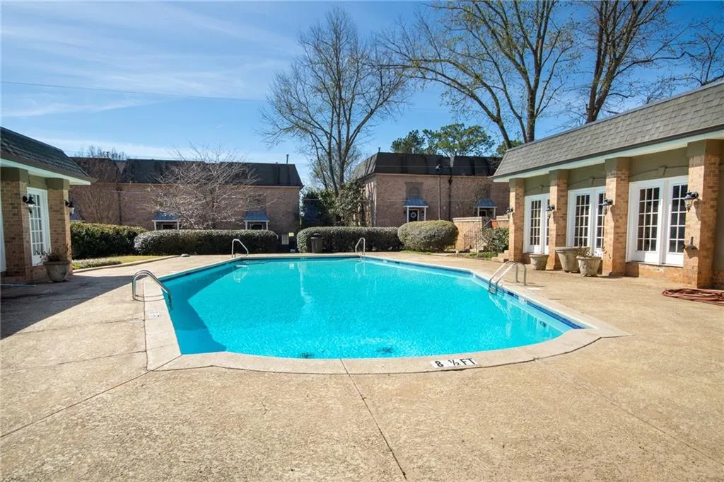 6980 Roswell Road Unit K8, Sandy Springs, Georgia 30328, 2 Bedrooms Bedrooms, ,2 BathroomsBathrooms,Residential,Sold,6980 Roswell Road Unit K8,7021329