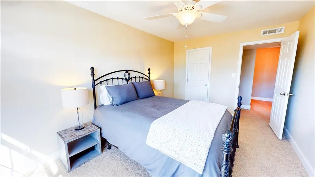 6980 Roswell Road Unit K8, Sandy Springs, Georgia 30328, 2 Bedrooms Bedrooms, ,2 BathroomsBathrooms,Residential,Sold,6980 Roswell Road Unit K8,7021329