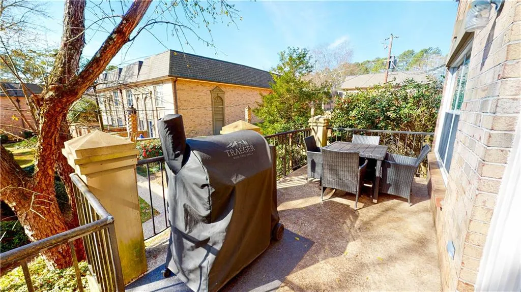 6980 Roswell Road Unit K8, Sandy Springs, Georgia 30328, 2 Bedrooms Bedrooms, ,2 BathroomsBathrooms,Residential,Sold,6980 Roswell Road Unit K8,7021329