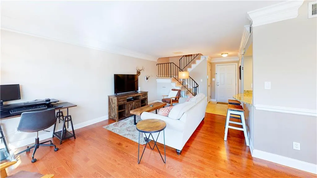 6980 Roswell Road Unit K8, Sandy Springs, Georgia 30328, 2 Bedrooms Bedrooms, ,2 BathroomsBathrooms,Residential,Sold,6980 Roswell Road Unit K8,7021329