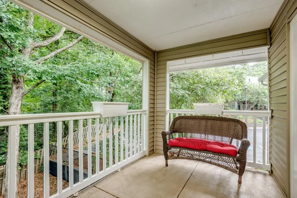 619 Barrington Hills Drive, Sandy Springs, Georgia 30350, 1 Bedroom Bedrooms, ,1 BathroomBathrooms,Residential,Sold,619 Barrington Hills Drive,7235234