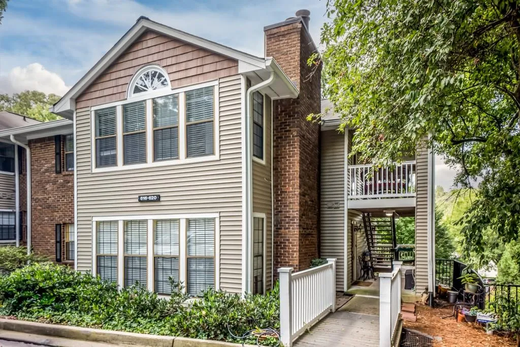 619 Barrington Hills Drive, Sandy Springs, Georgia 30350, 1 Bedroom Bedrooms, ,1 BathroomBathrooms,Residential,Sold,619 Barrington Hills Drive,7235234