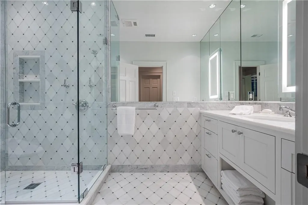 10 W Andrews Drive Nw, Atlanta, Georgia 30305, 6 Bedrooms Bedrooms, ,7 BathroomsBathrooms,Residential,Sold,10 W Andrews Drive Nw,6713871