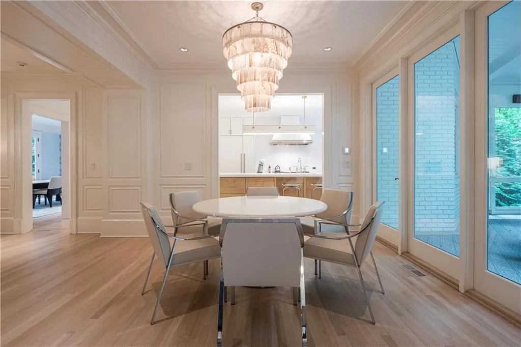 10 W Andrews Drive Nw, Atlanta, Georgia 30305, 6 Bedrooms Bedrooms, ,7 BathroomsBathrooms,Residential,Sold,10 W Andrews Drive Nw,6713871