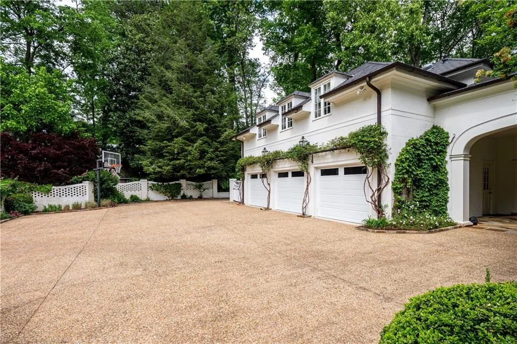 10 W Andrews Drive Nw, Atlanta, Georgia 30305, 6 Bedrooms Bedrooms, ,7 BathroomsBathrooms,Residential,Sold,10 W Andrews Drive Nw,6713871