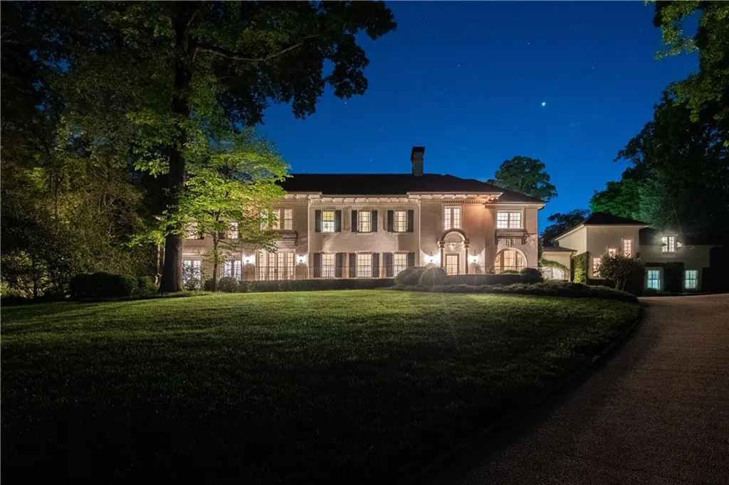 10 W Andrews Drive Nw, Atlanta, Georgia 30305, 6 Bedrooms Bedrooms, ,7 BathroomsBathrooms,Residential,Sold,10 W Andrews Drive Nw,6713871