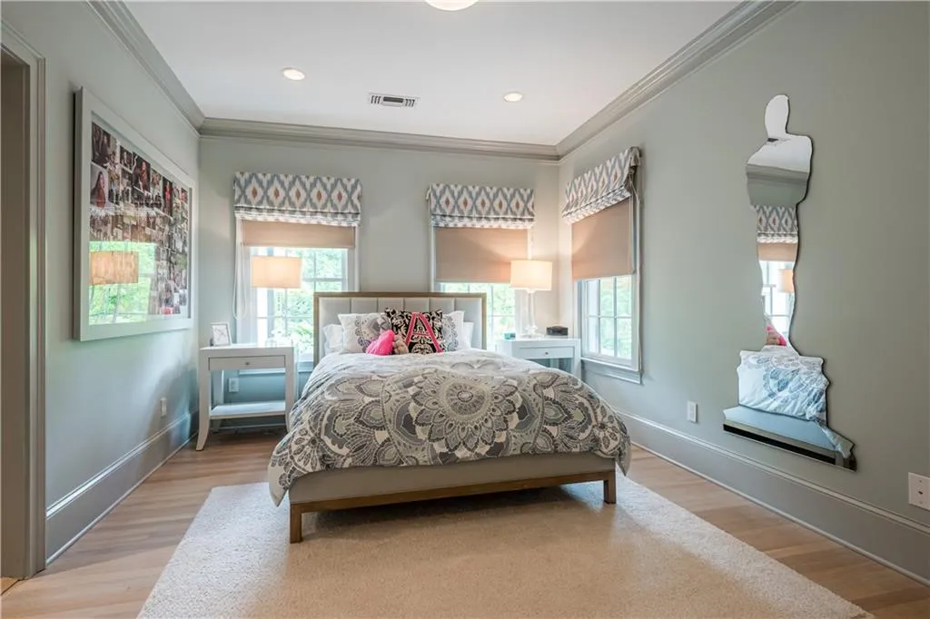 10 W Andrews Drive Nw, Atlanta, Georgia 30305, 6 Bedrooms Bedrooms, ,7 BathroomsBathrooms,Residential,Sold,10 W Andrews Drive Nw,6713871