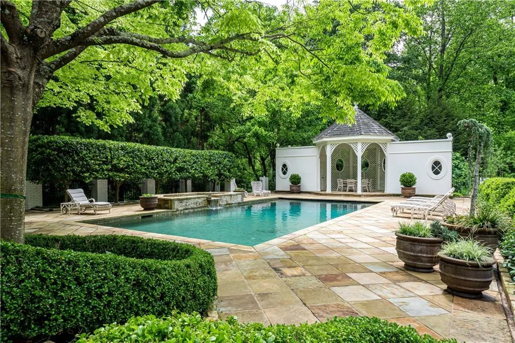 10 W Andrews Drive Nw, Atlanta, Georgia 30305, 6 Bedrooms Bedrooms, ,7 BathroomsBathrooms,Residential,Sold,10 W Andrews Drive Nw,6713871