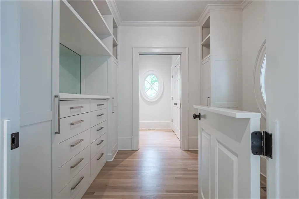 10 W Andrews Drive Nw, Atlanta, Georgia 30305, 6 Bedrooms Bedrooms, ,7 BathroomsBathrooms,Residential,Sold,10 W Andrews Drive Nw,6713871