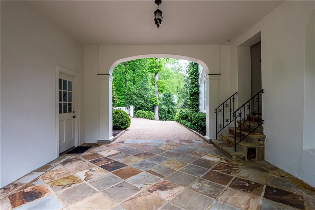 10 W Andrews Drive Nw, Atlanta, Georgia 30305, 6 Bedrooms Bedrooms, ,7 BathroomsBathrooms,Residential,Sold,10 W Andrews Drive Nw,6713871