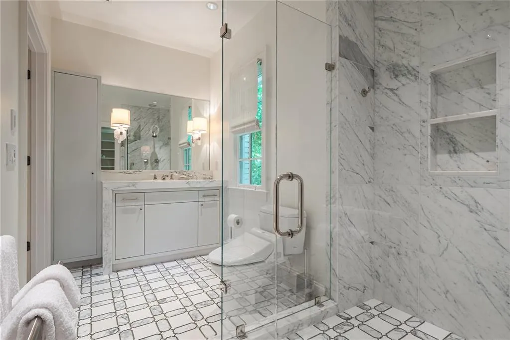 10 W Andrews Drive Nw, Atlanta, Georgia 30305, 6 Bedrooms Bedrooms, ,7 BathroomsBathrooms,Residential,Sold,10 W Andrews Drive Nw,6713871