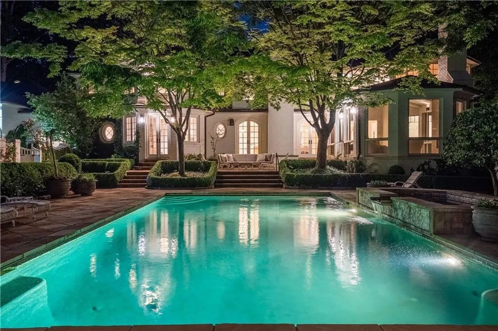 10 W Andrews Drive Nw, Atlanta, Georgia 30305, 6 Bedrooms Bedrooms, ,7 BathroomsBathrooms,Residential,Sold,10 W Andrews Drive Nw,6713871