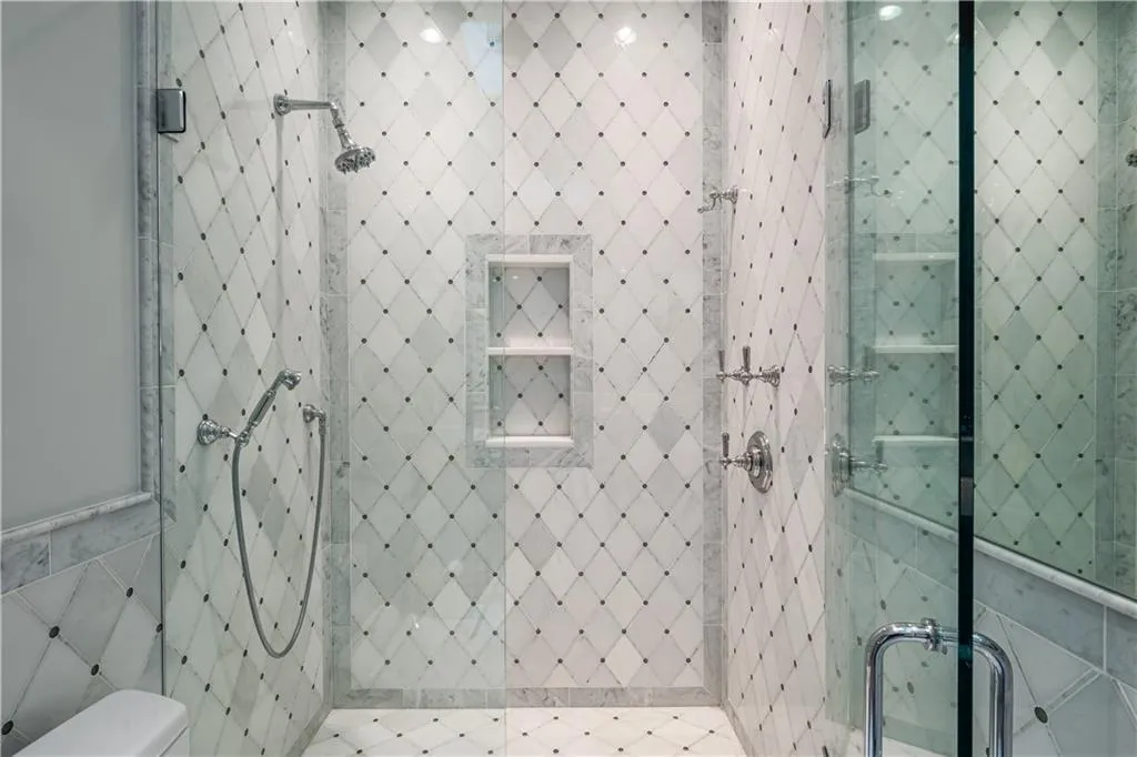 10 W Andrews Drive Nw, Atlanta, Georgia 30305, 6 Bedrooms Bedrooms, ,7 BathroomsBathrooms,Residential,Sold,10 W Andrews Drive Nw,6713871