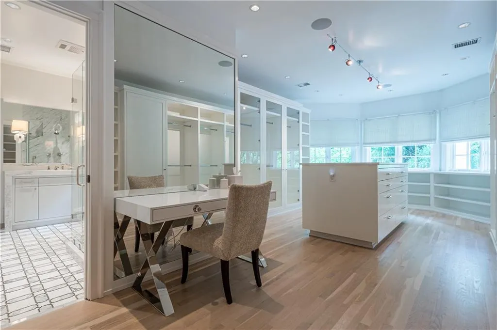 10 W Andrews Drive Nw, Atlanta, Georgia 30305, 6 Bedrooms Bedrooms, ,7 BathroomsBathrooms,Residential,Sold,10 W Andrews Drive Nw,6713871