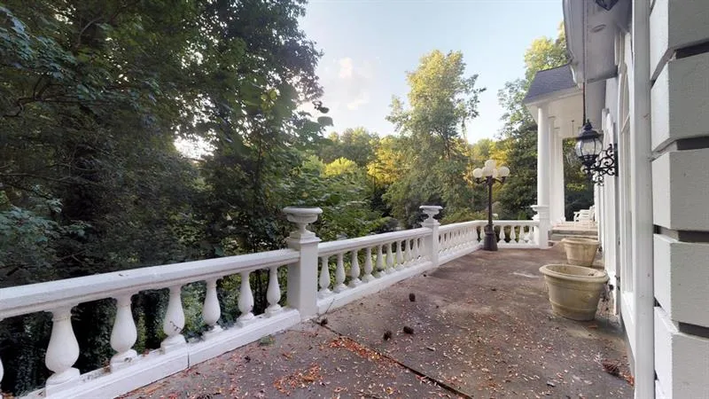 7097 Riverside Drive, Sandy Springs, Georgia 30328, 4 Bedrooms Bedrooms, ,3 BathroomsBathrooms,Residential,Sold,7097 Riverside Drive,6650806