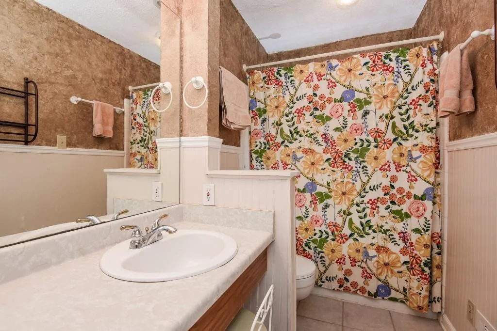 7750 Roswell Road Unit 10h, Atlanta, Georgia 30350, 2 Bedrooms Bedrooms, ,1 BathroomBathrooms,Residential,Sold,7750 Roswell Road Unit 10h,5601949