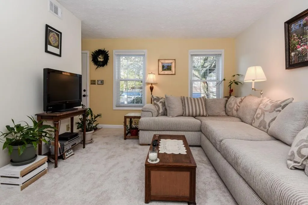 7750 Roswell Road Unit 10h, Atlanta, Georgia 30350, 2 Bedrooms Bedrooms, ,1 BathroomBathrooms,Residential,Sold,7750 Roswell Road Unit 10h,5601949