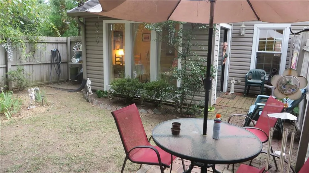 7750 Roswell Road Unit 10h, Atlanta, Georgia 30350, 2 Bedrooms Bedrooms, ,1 BathroomBathrooms,Residential,Sold,7750 Roswell Road Unit 10h,5601949